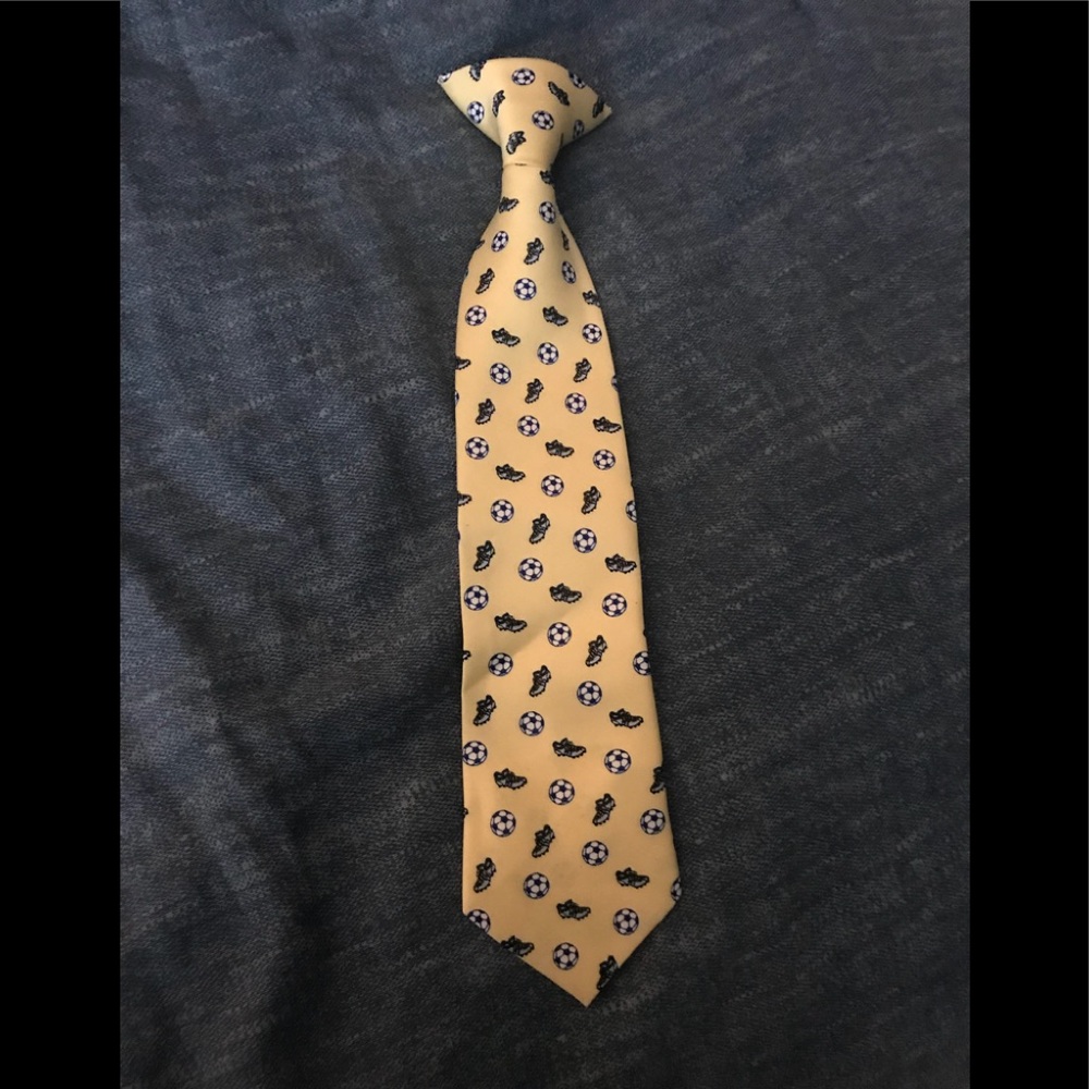 Kids clip on tie 👞⚽️ yellow
